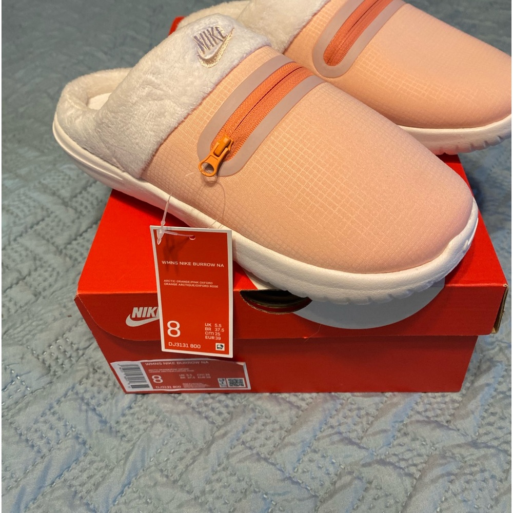 Brand New! Women’s Nike Burrow NA size8